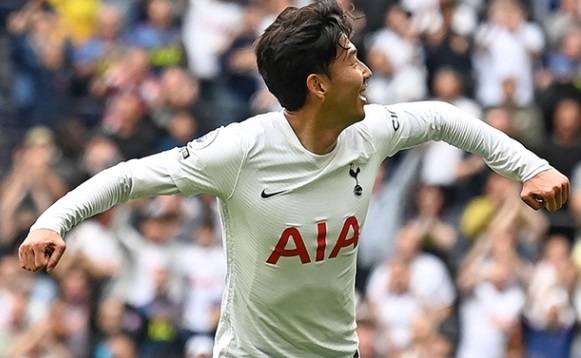 Son Heung-min Licks the Lid of Yoplait Even If He’s Frozen