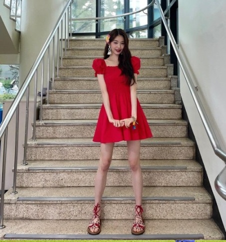 I’m Jang Wonyoung wearing a red dress and cherry lips Romantic