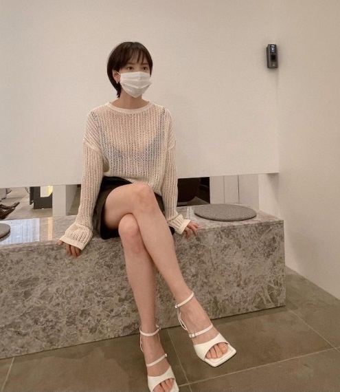 Unexpected see-through fashion and sexy look in Song Jihyo