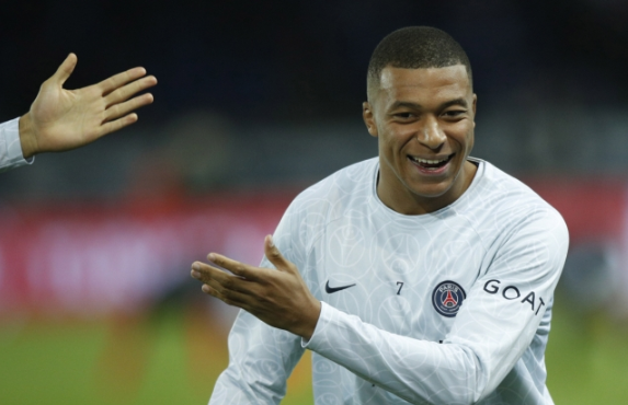 Kylian Mbappe is on his way to Liverpool to catch Holland